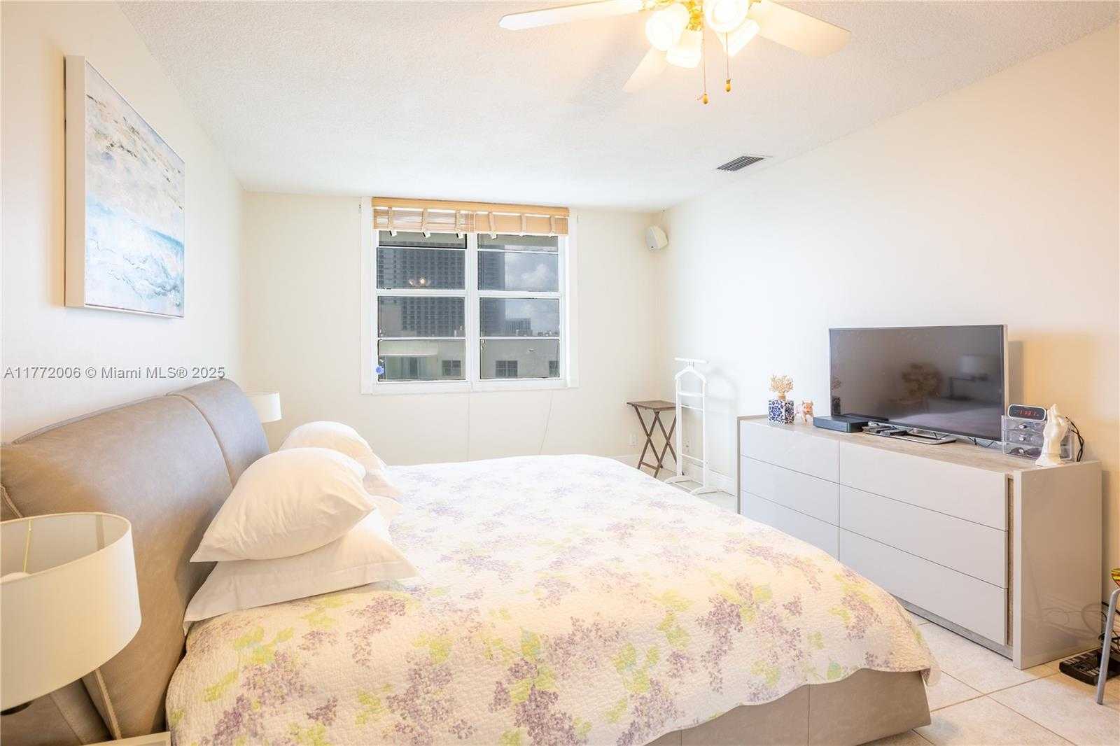 Small Image of 3725 SOUTH OCEAN DR #PH18, Hollywood Number 12