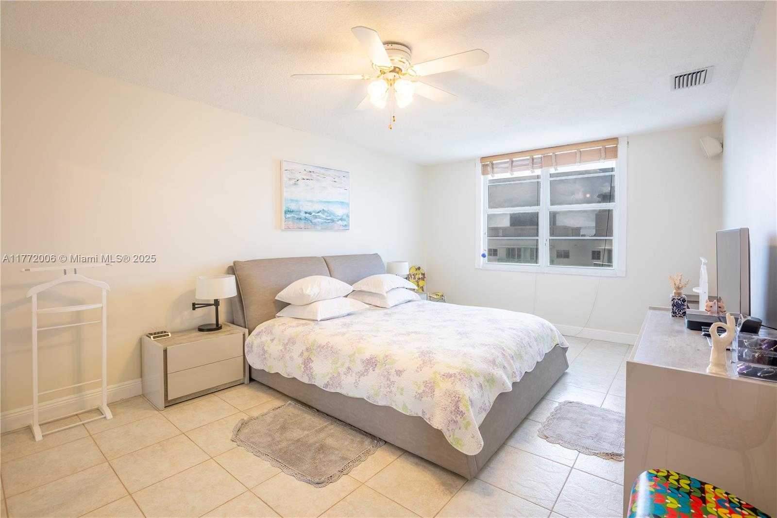 Small Image of 3725 SOUTH OCEAN DR #PH18, Hollywood Number 13