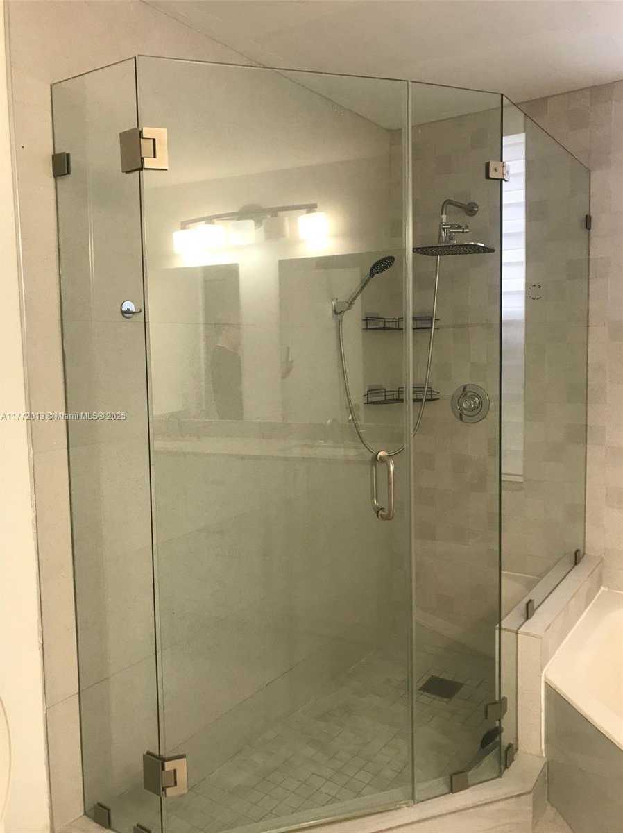 Small Image of 14621 BALGOWAN RD #102-3, Miami Lakes Number 22
