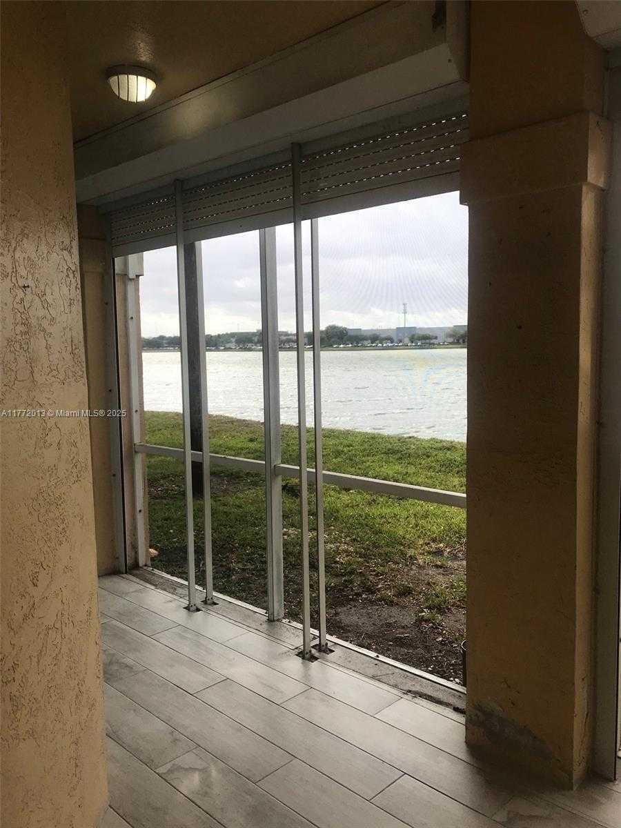 Small Image of 14621 BALGOWAN RD #102-3, Miami Lakes Number 24