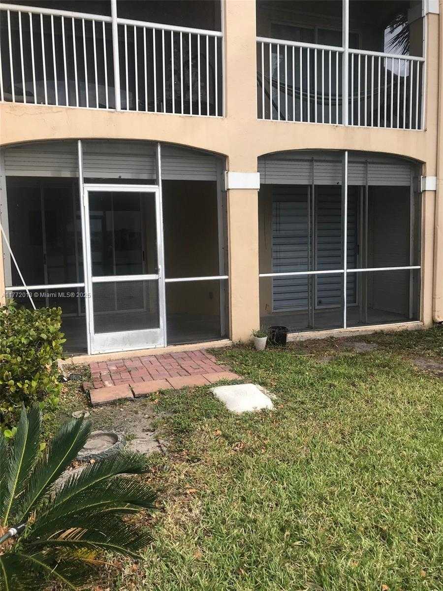 Small Image of 14621 BALGOWAN RD #102-3, Miami Lakes Number 25