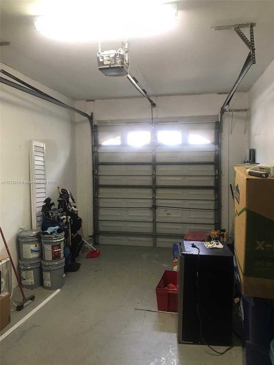 Small Image of 14621 BALGOWAN RD #102-3, Miami Lakes Number 28