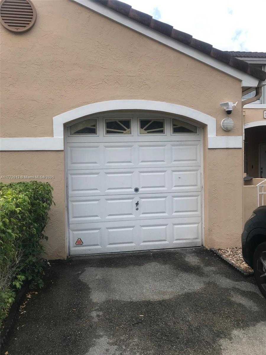 Small Image of 14621 BALGOWAN RD #102-3, Miami Lakes Number 5