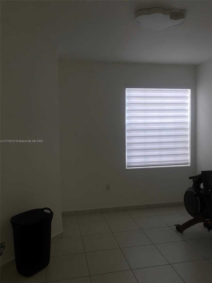Small Image of 14621 BALGOWAN RD #102-3, Miami Lakes Number 9