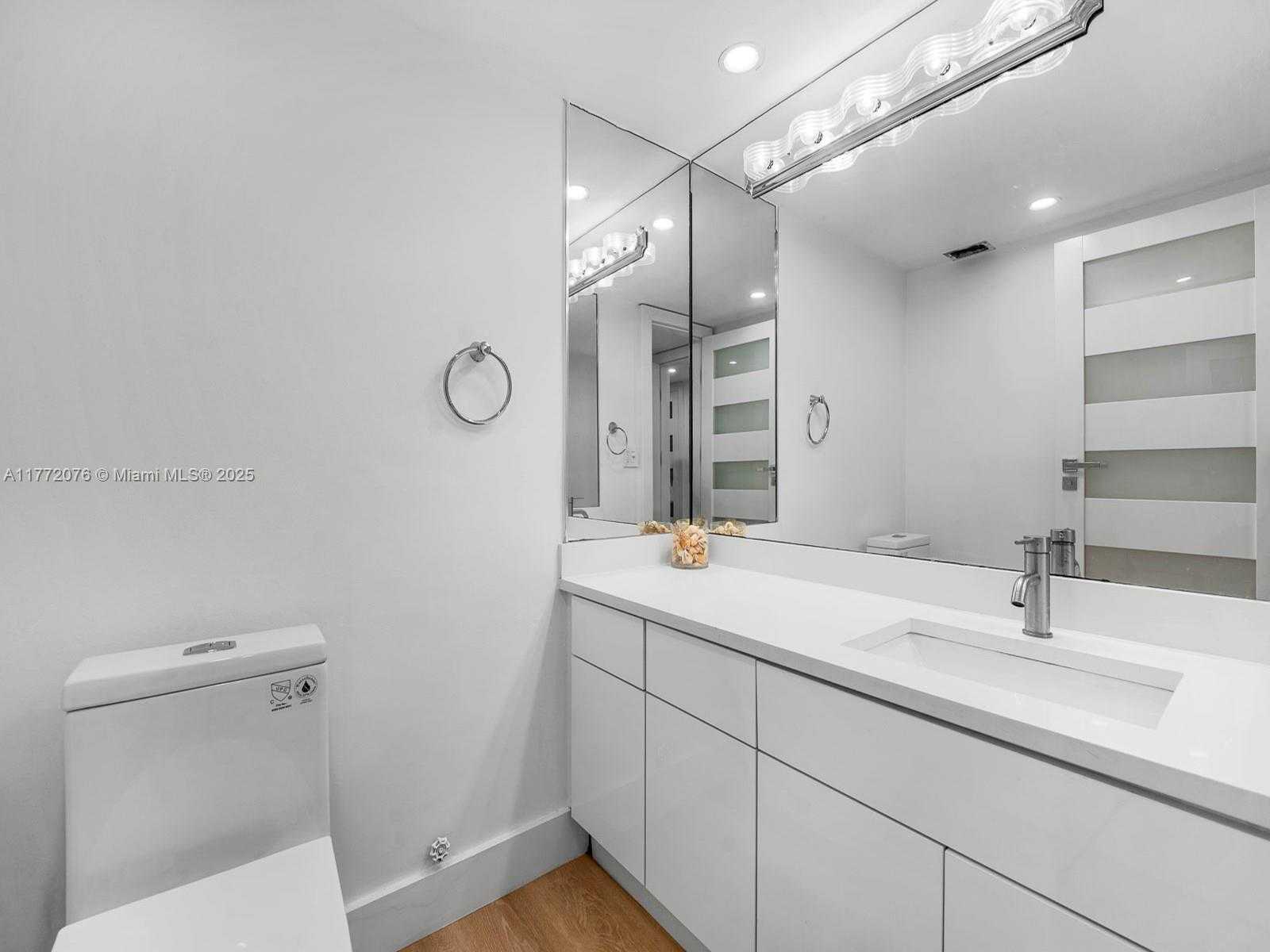 Small Image of 2301 COLLINS AVE #603, Miami Beach Number 23