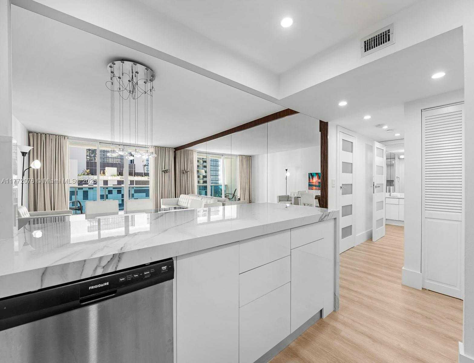 Small Image of 2301 COLLINS AVE #603, Miami Beach Number 6