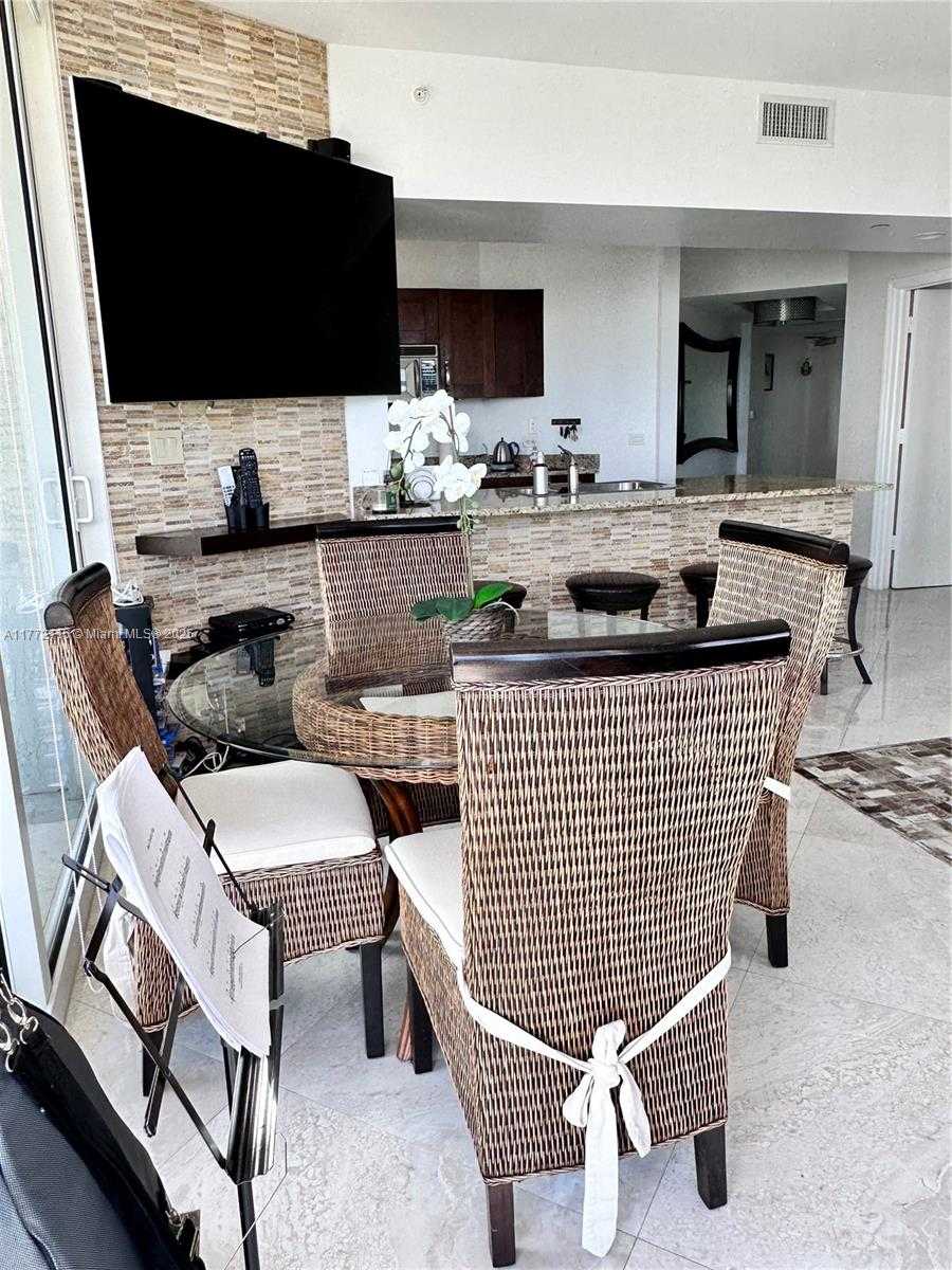 Small Image of 19900 EAST COUNTRY CLUB DR #1012, Aventura Number 17
