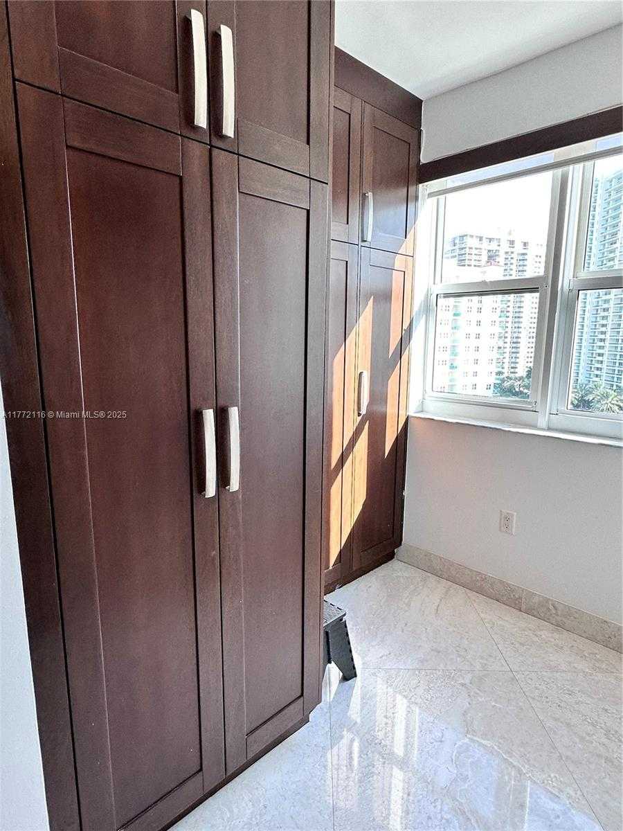 Small Image of 19900 EAST COUNTRY CLUB DR #1012, Aventura Number 20