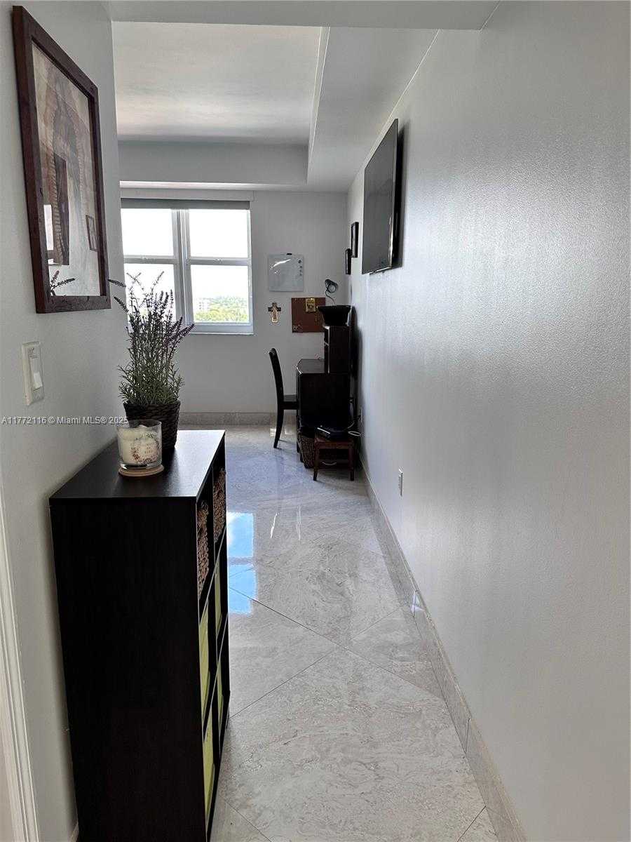 Small Image of 19900 EAST COUNTRY CLUB DR #1012, Aventura Number 22