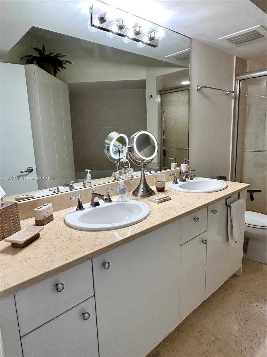 Small Image of 19900 EAST COUNTRY CLUB DR #1012, Aventura Number 26