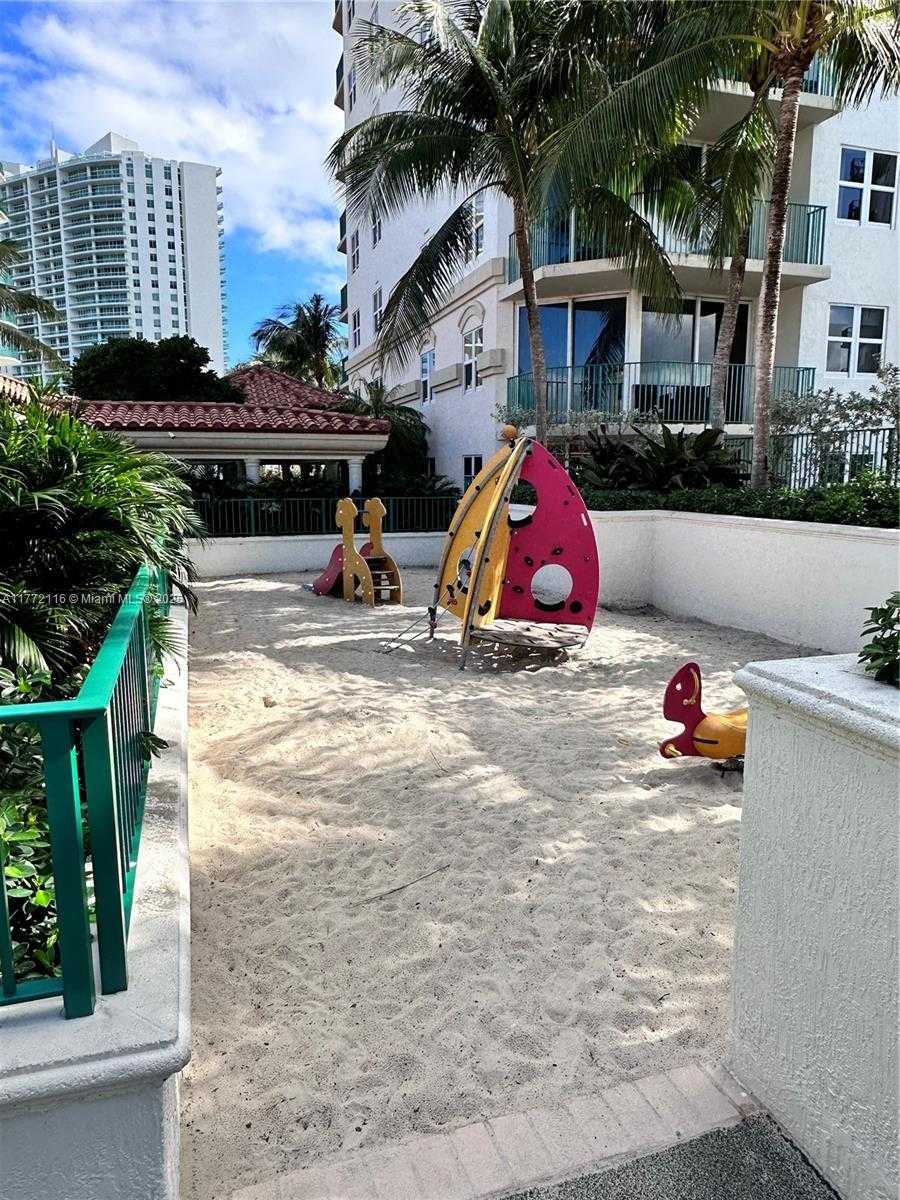 Small Image of 19900 EAST COUNTRY CLUB DR #1012, Aventura Number 39