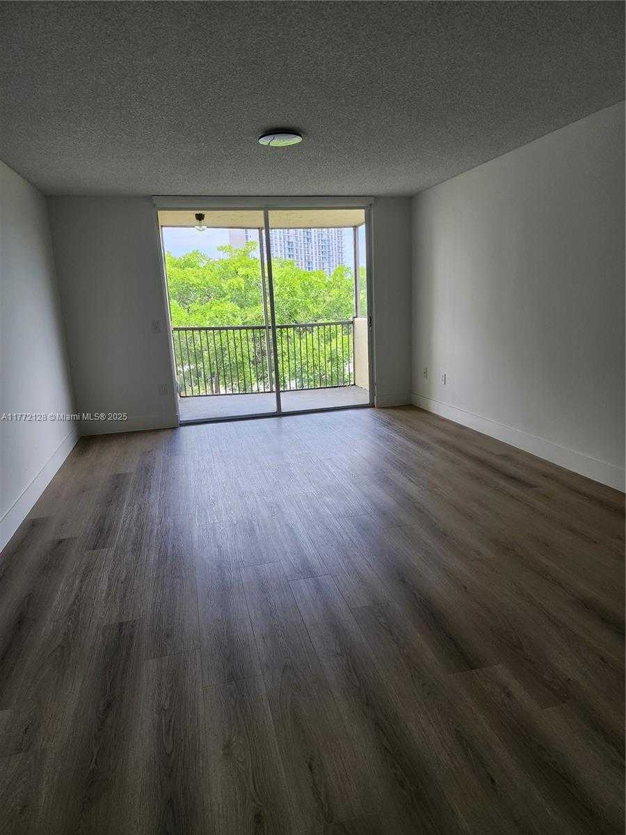 Small Image of 8343 #403, Doral Number 3