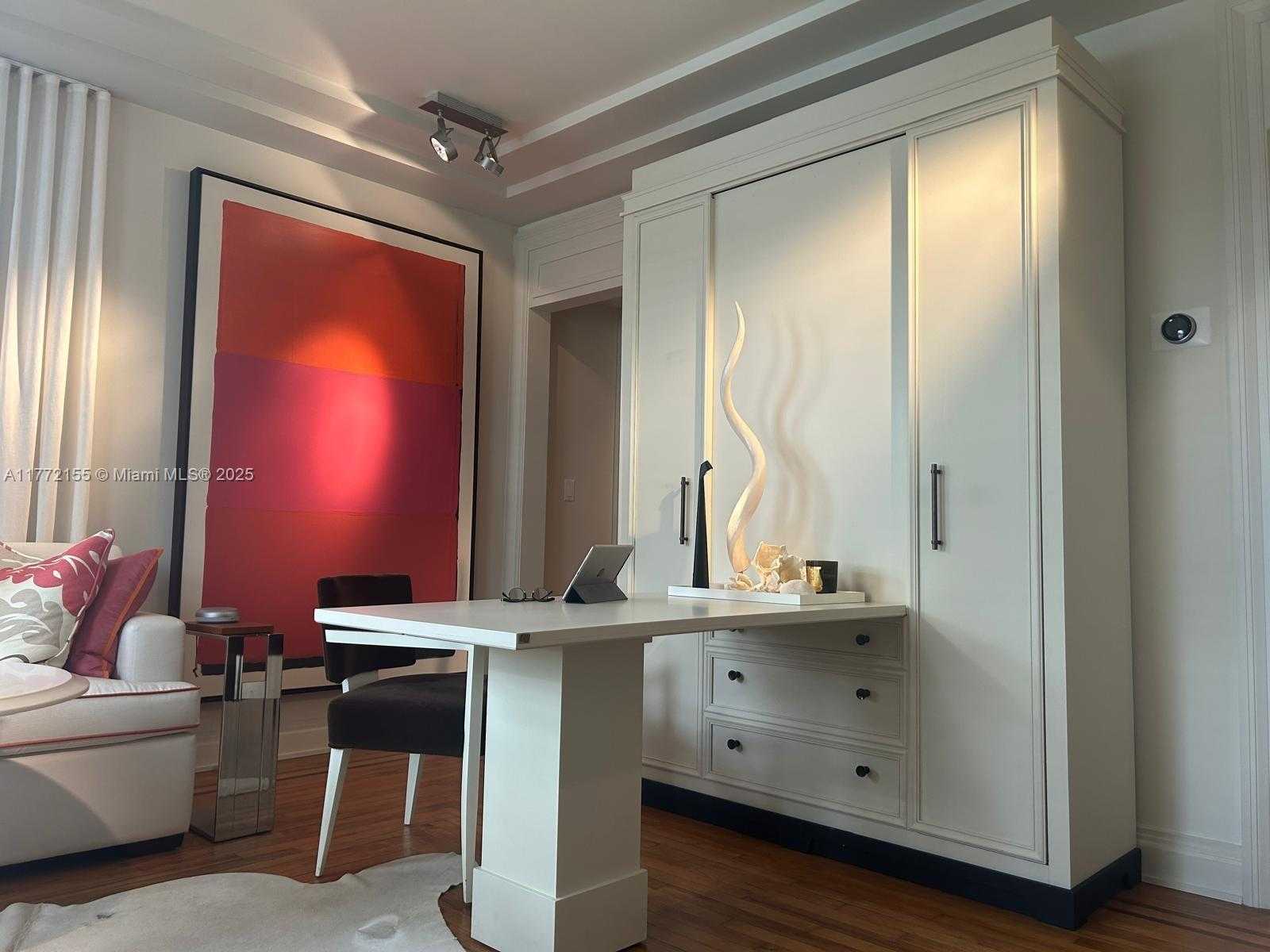 Small Image of 6911 Bay Dr, Miami Beach, FL 33141, USA Number 10