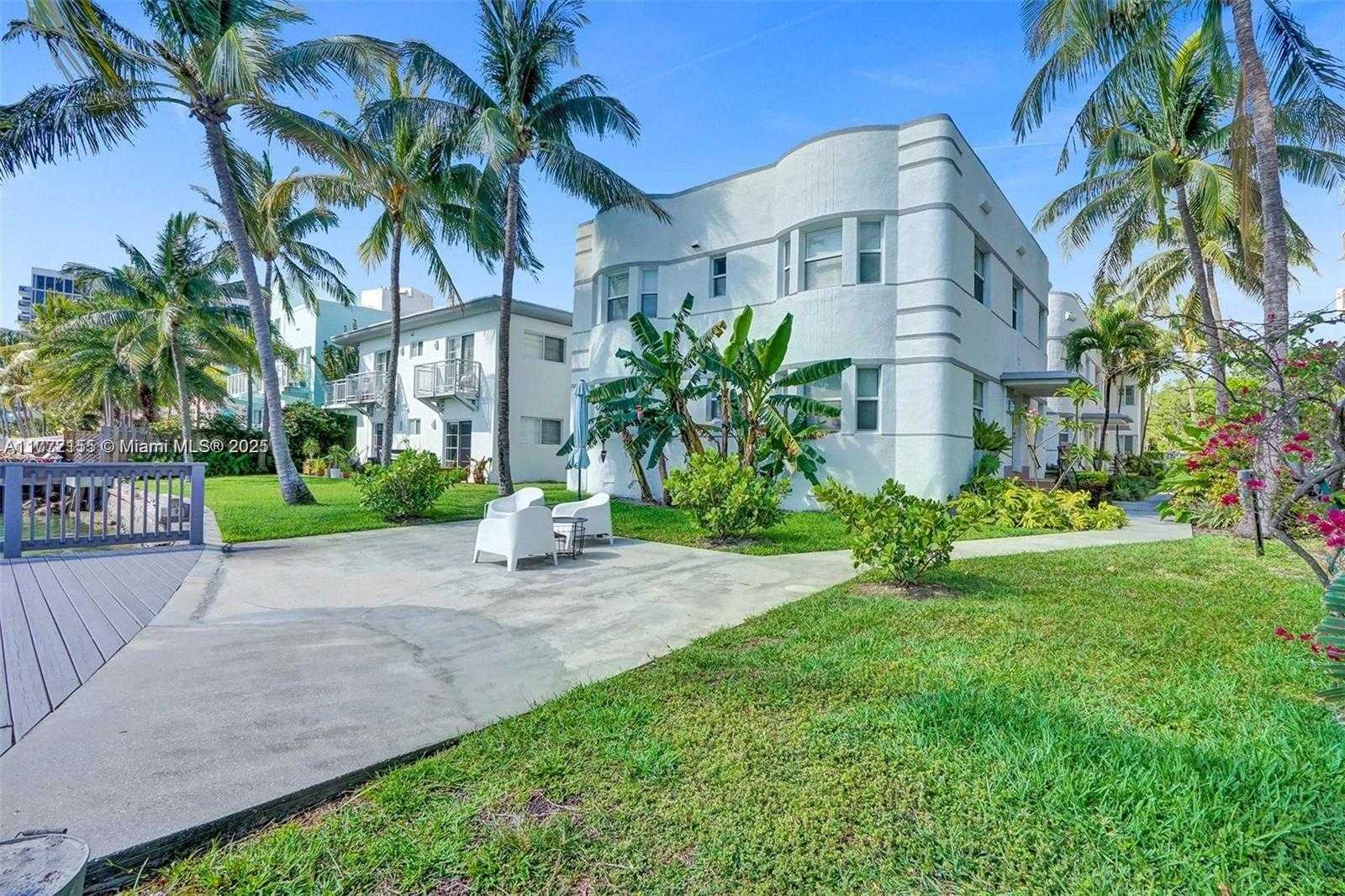 Small Image of 6911 Bay Dr, Miami Beach, FL 33141, USA Number 31