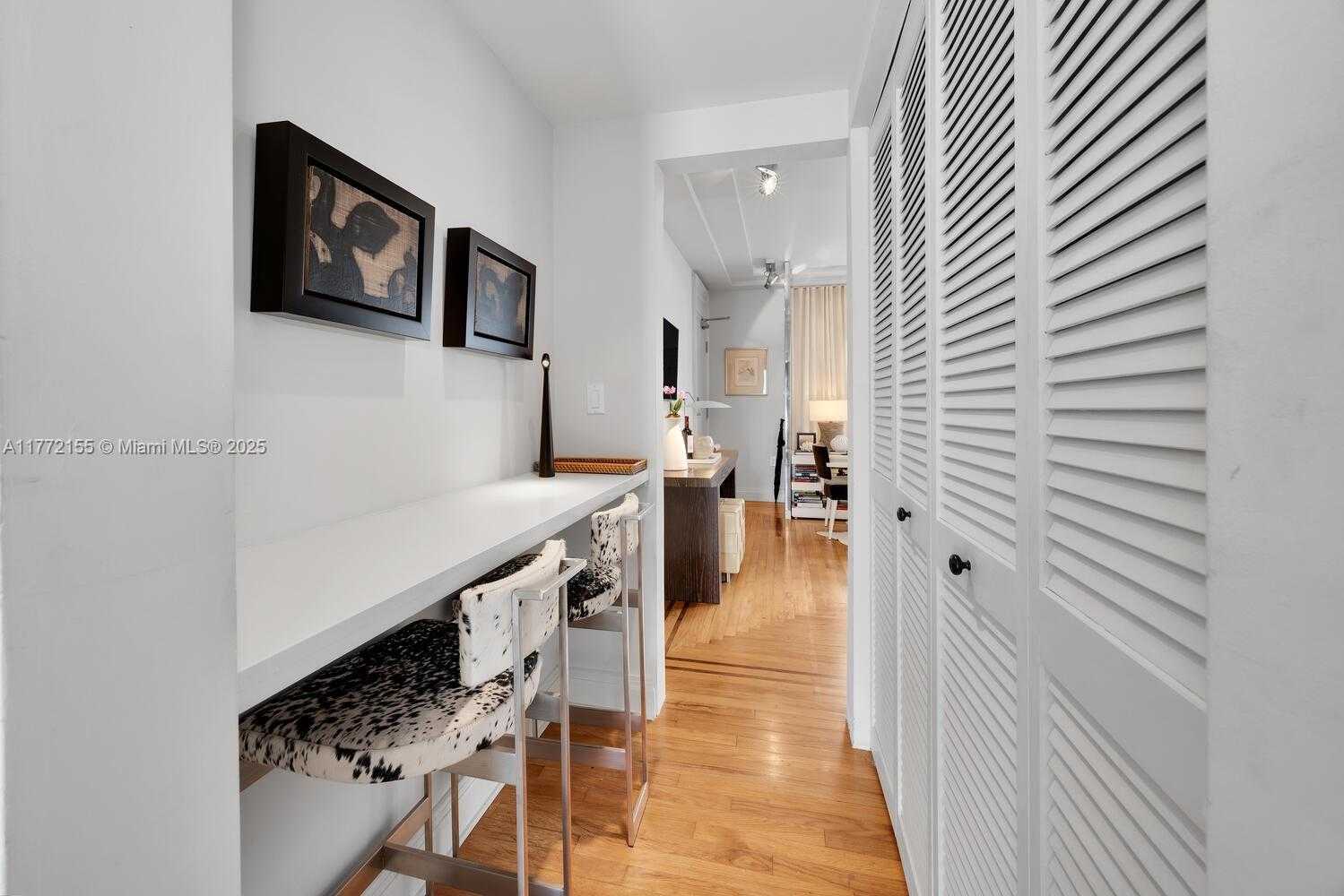 Small Image of 6911 Bay Dr, Miami Beach, FL 33141, USA Number 7