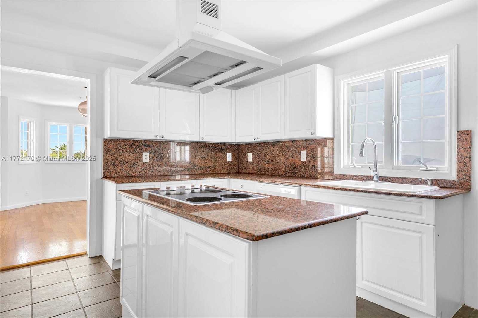Small Image of 1415 SUNSET HARBOUR DR #406, Miami Beach Number 11