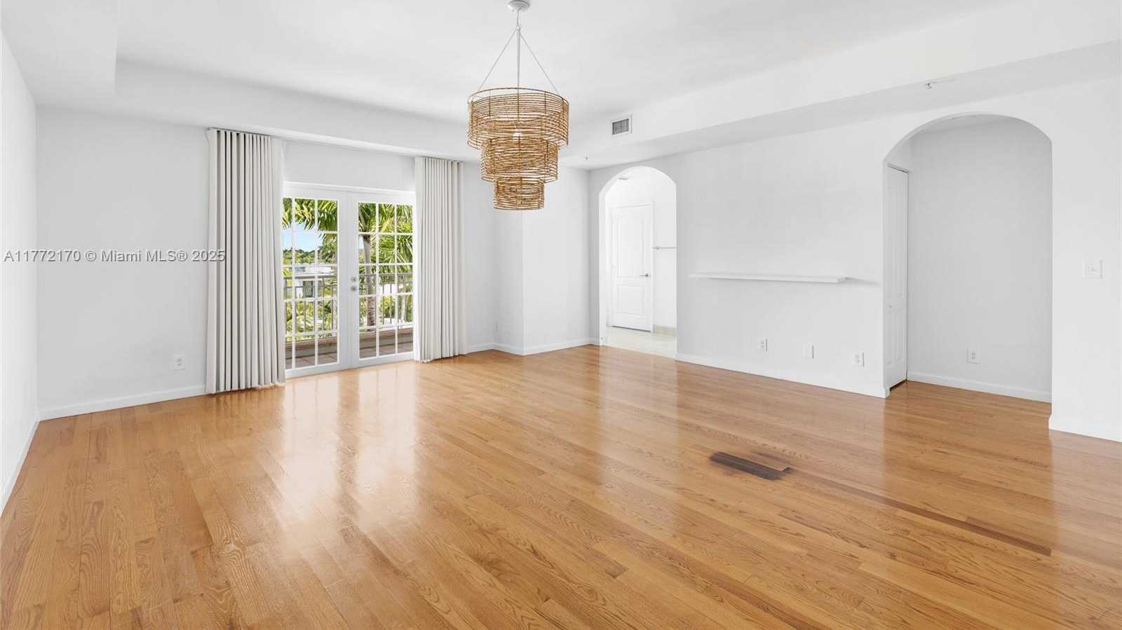 Small Image of 1415 SUNSET HARBOUR DR #406, Miami Beach Number 15