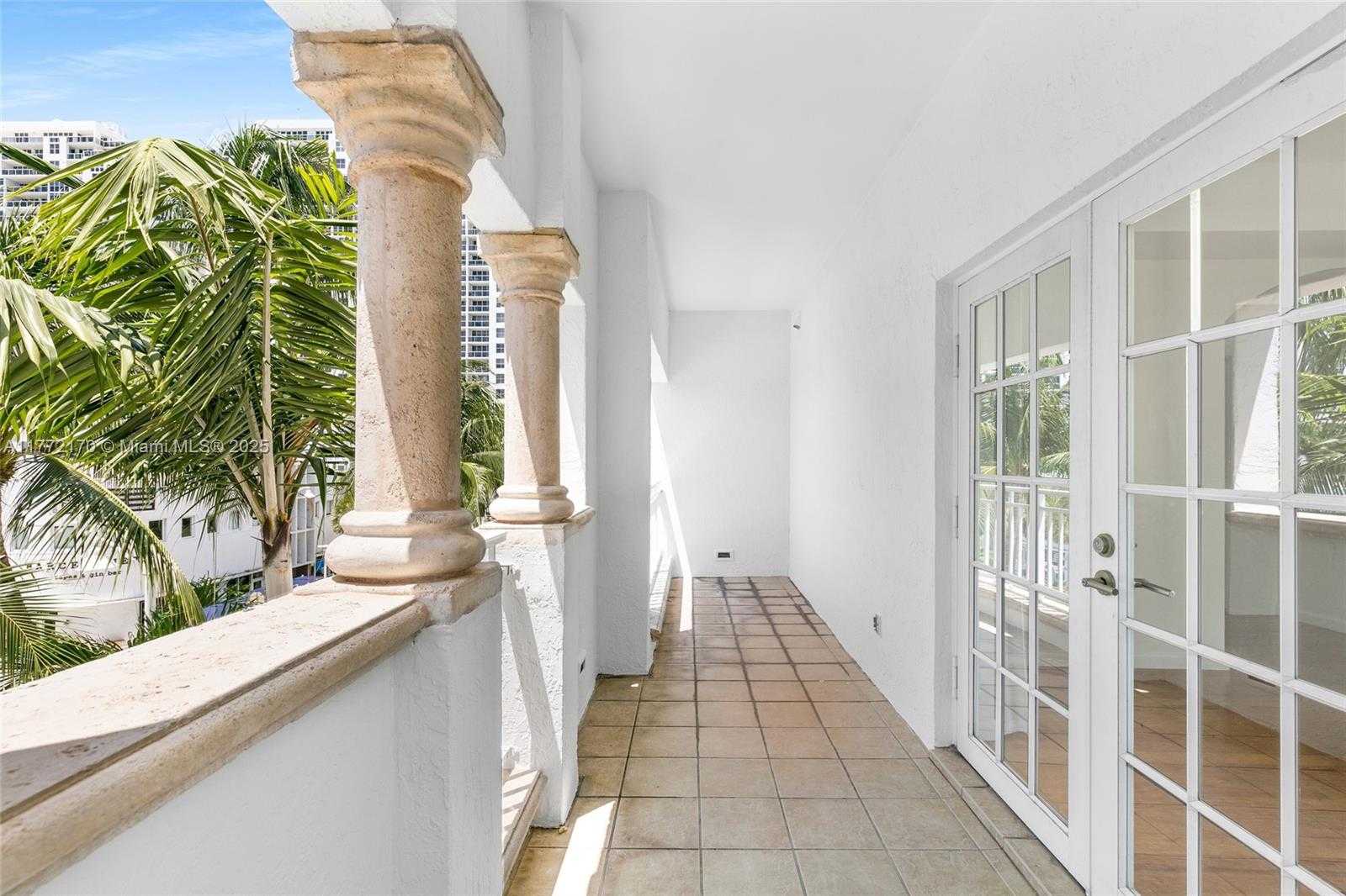 Small Image of 1415 SUNSET HARBOUR DR #406, Miami Beach Number 21