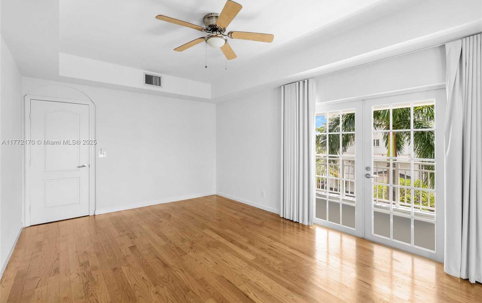 Small Image of 1415 SUNSET HARBOUR DR #406, Miami Beach Number 23