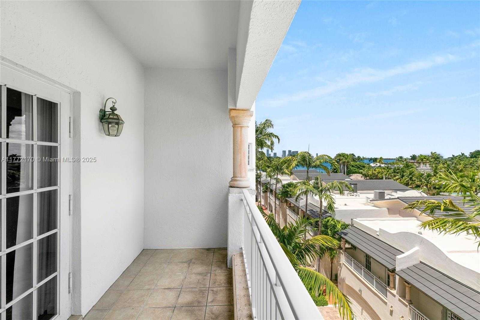 Small Image of 1415 SUNSET HARBOUR DR #406, Miami Beach Number 25