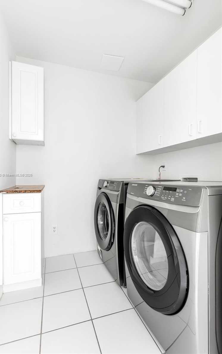Small Image of 1415 SUNSET HARBOUR DR #406, Miami Beach Number 31