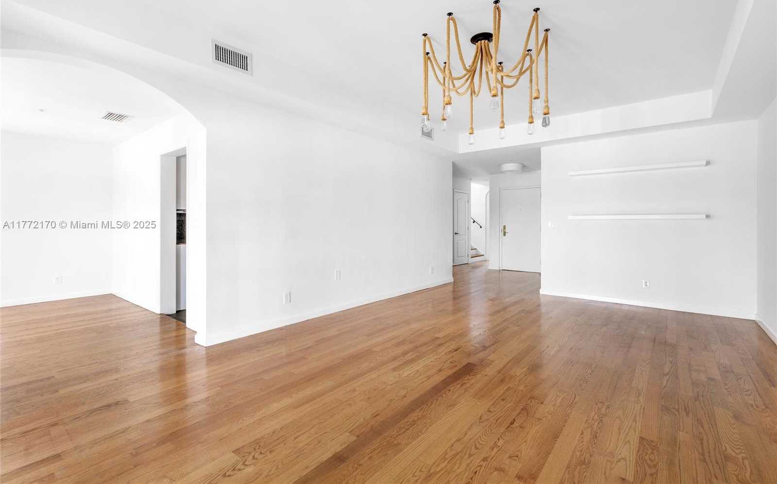 Small Image of 1415 SUNSET HARBOUR DR #406, Miami Beach Number 4