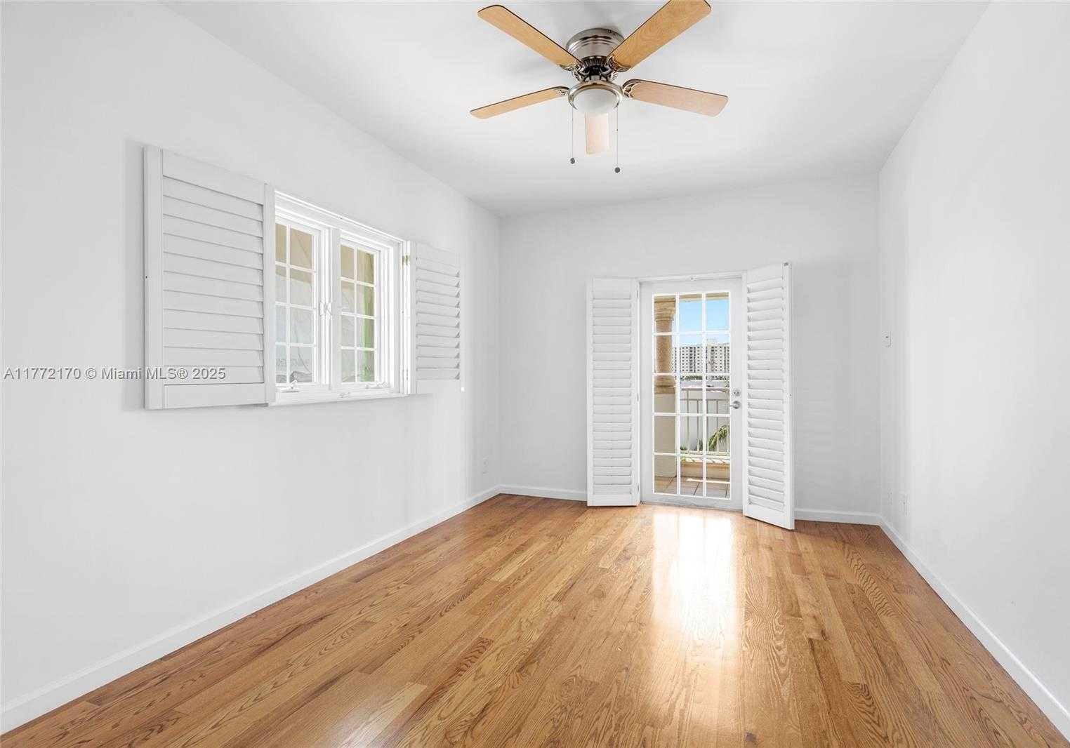 Small Image of 1415 SUNSET HARBOUR DR #406, Miami Beach Number 9
