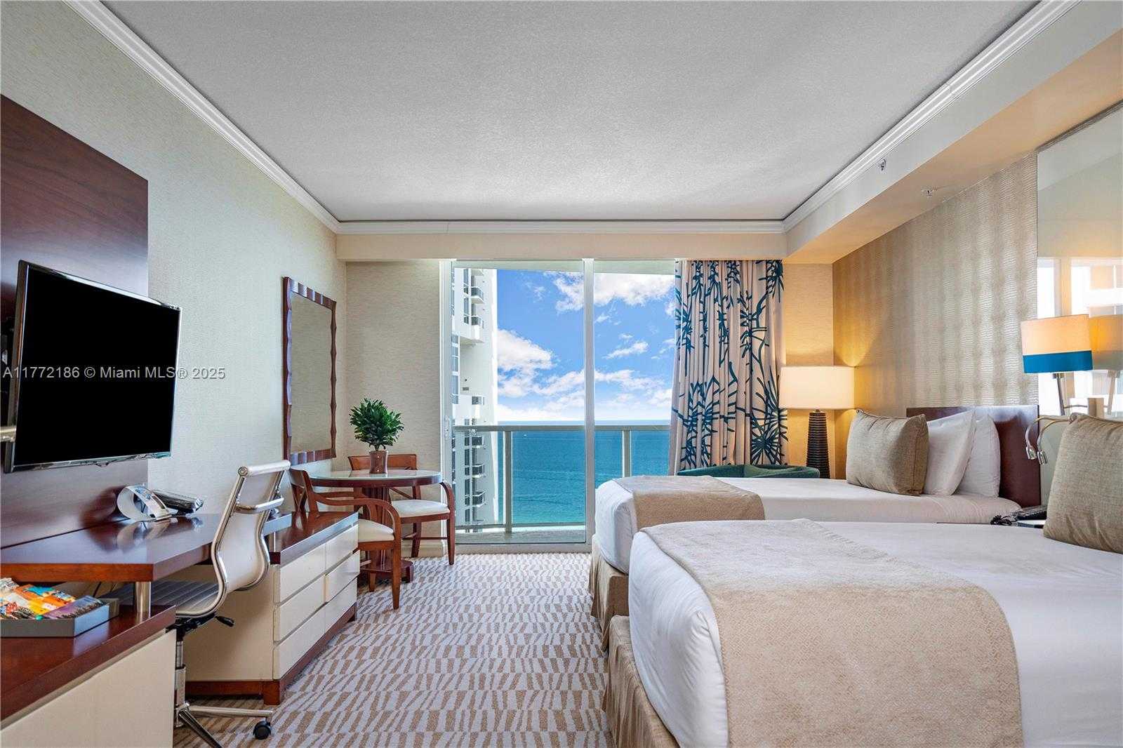 Small Image of 18001 COLLINS AVE #1706, Sunny Isles Beach Number 4