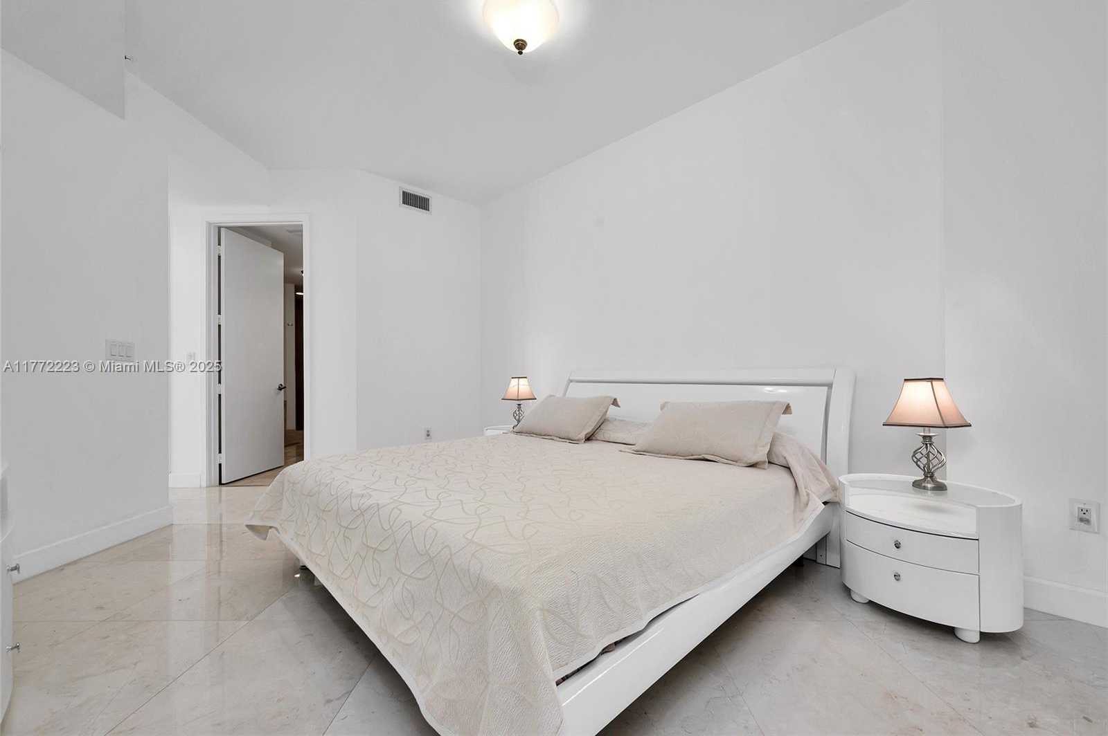 Small Image of 18201 COLLINS AVE #3301A, Sunny Isles Beach Number 21