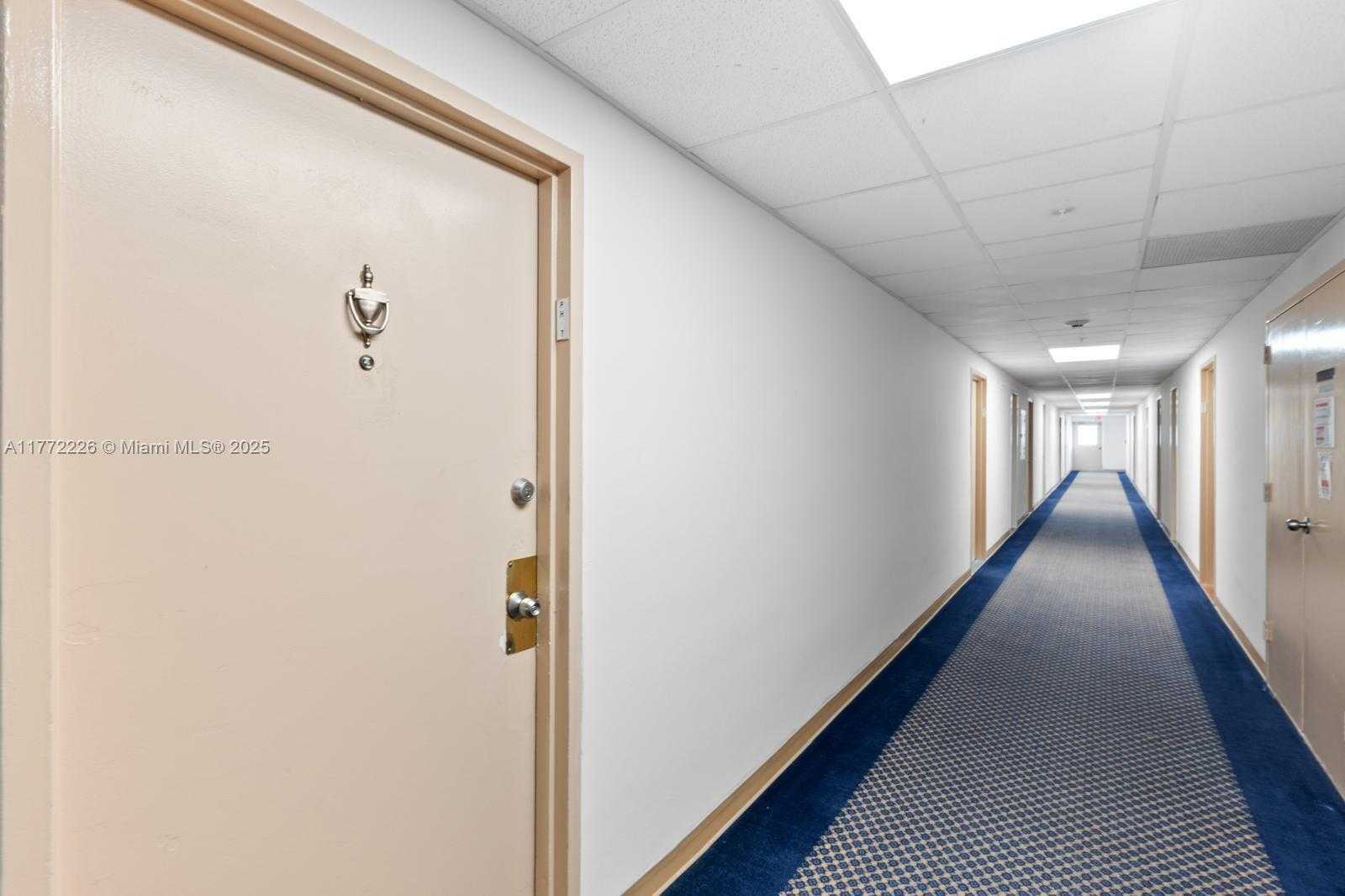 Small Image of 400 KINGS POINT DR #1607, Sunny Isles Beach Number 15