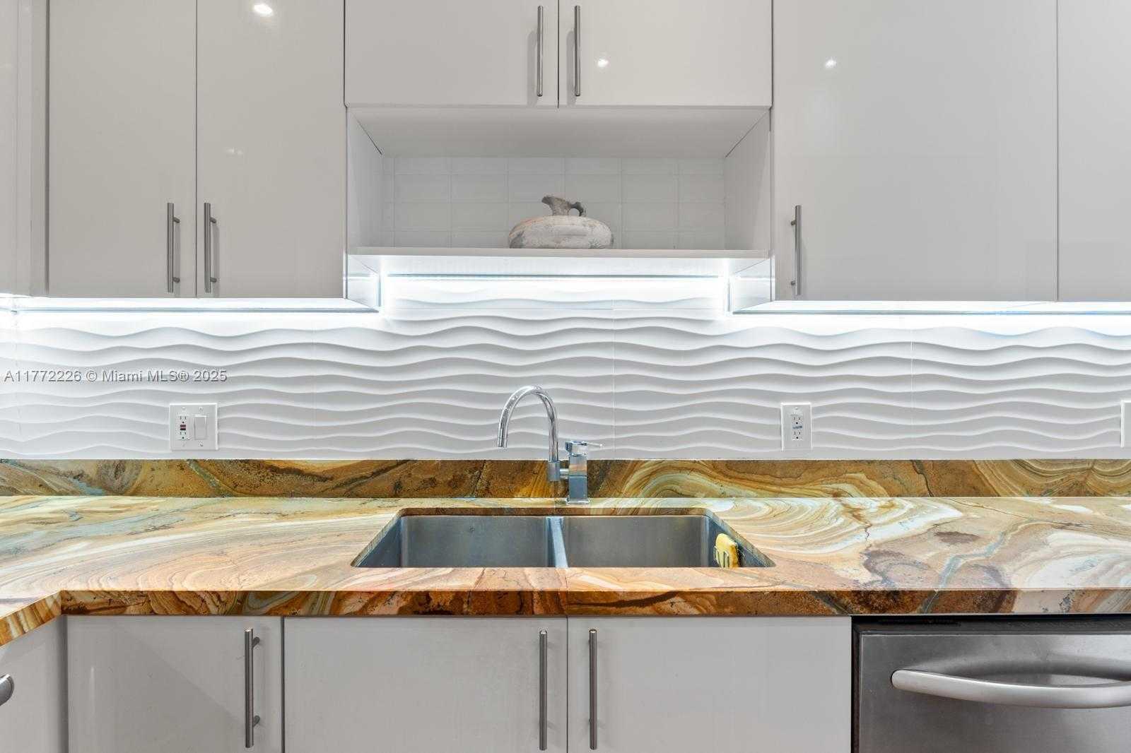 Small Image of 400 KINGS POINT DR #1607, Sunny Isles Beach Number 19