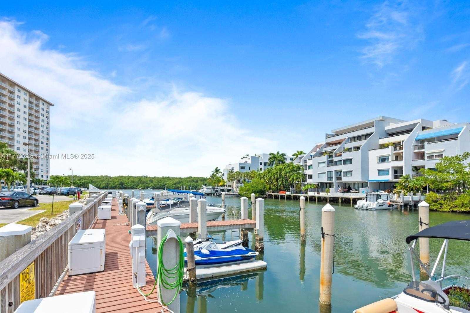 Small Image of 400 KINGS POINT DR #1607, Sunny Isles Beach Number 29