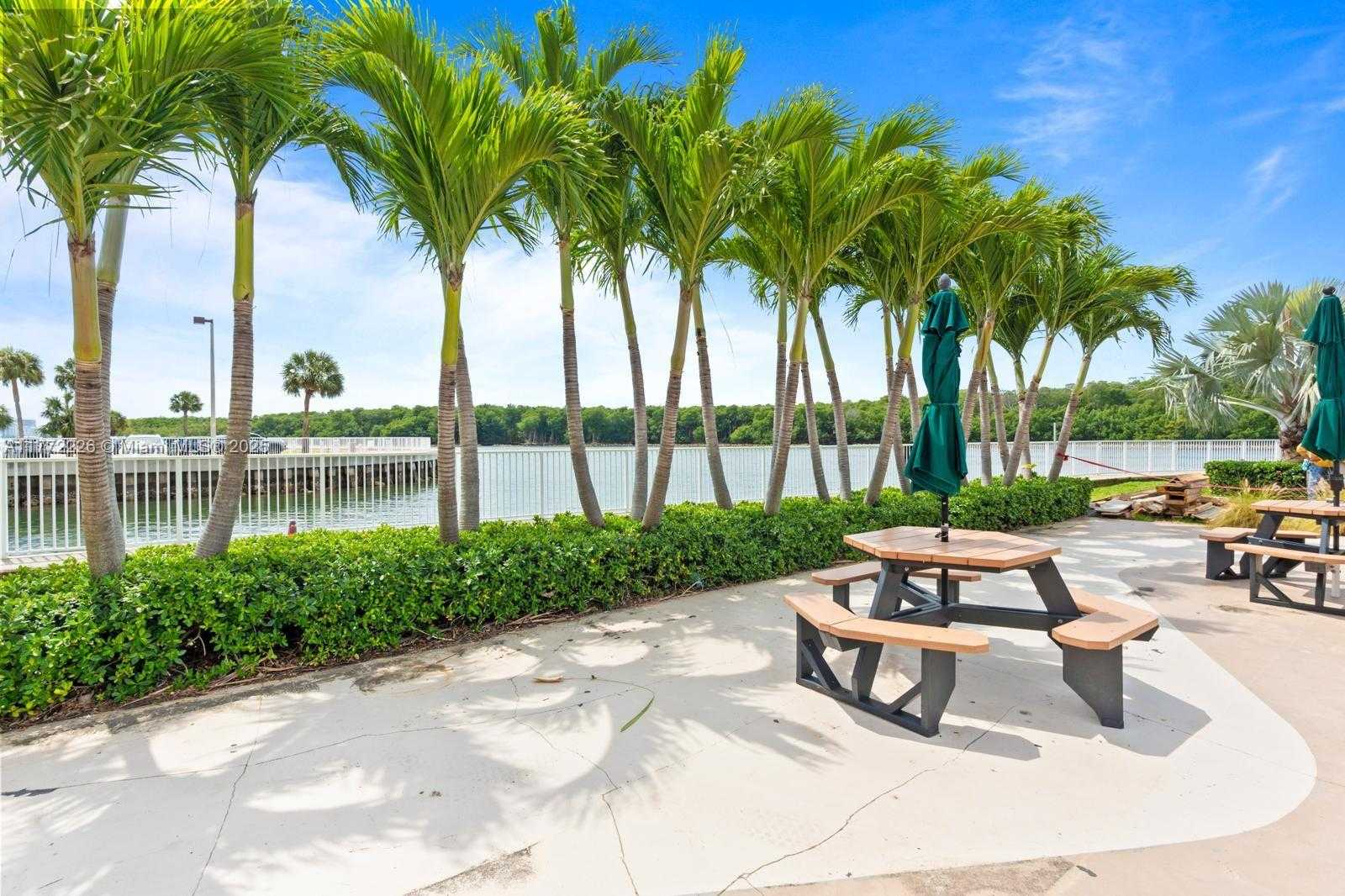 Small Image of 400 KINGS POINT DR #1607, Sunny Isles Beach Number 30