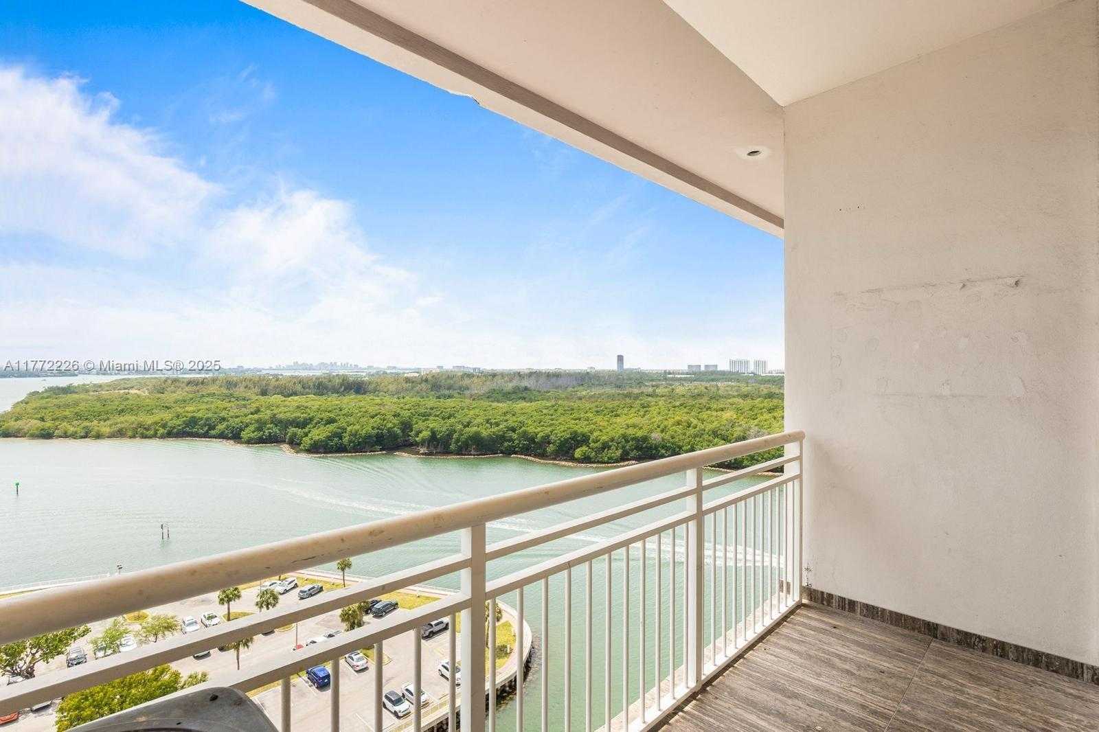 Small Image of 400 KINGS POINT DR #1607, Sunny Isles Beach Number 4