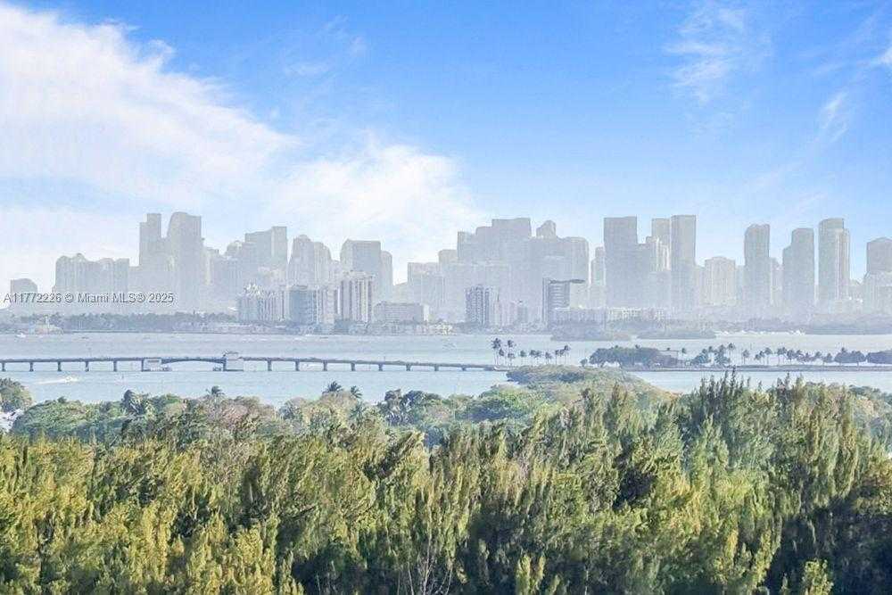 Small Image of 400 KINGS POINT DR #1607, Sunny Isles Beach Number 8