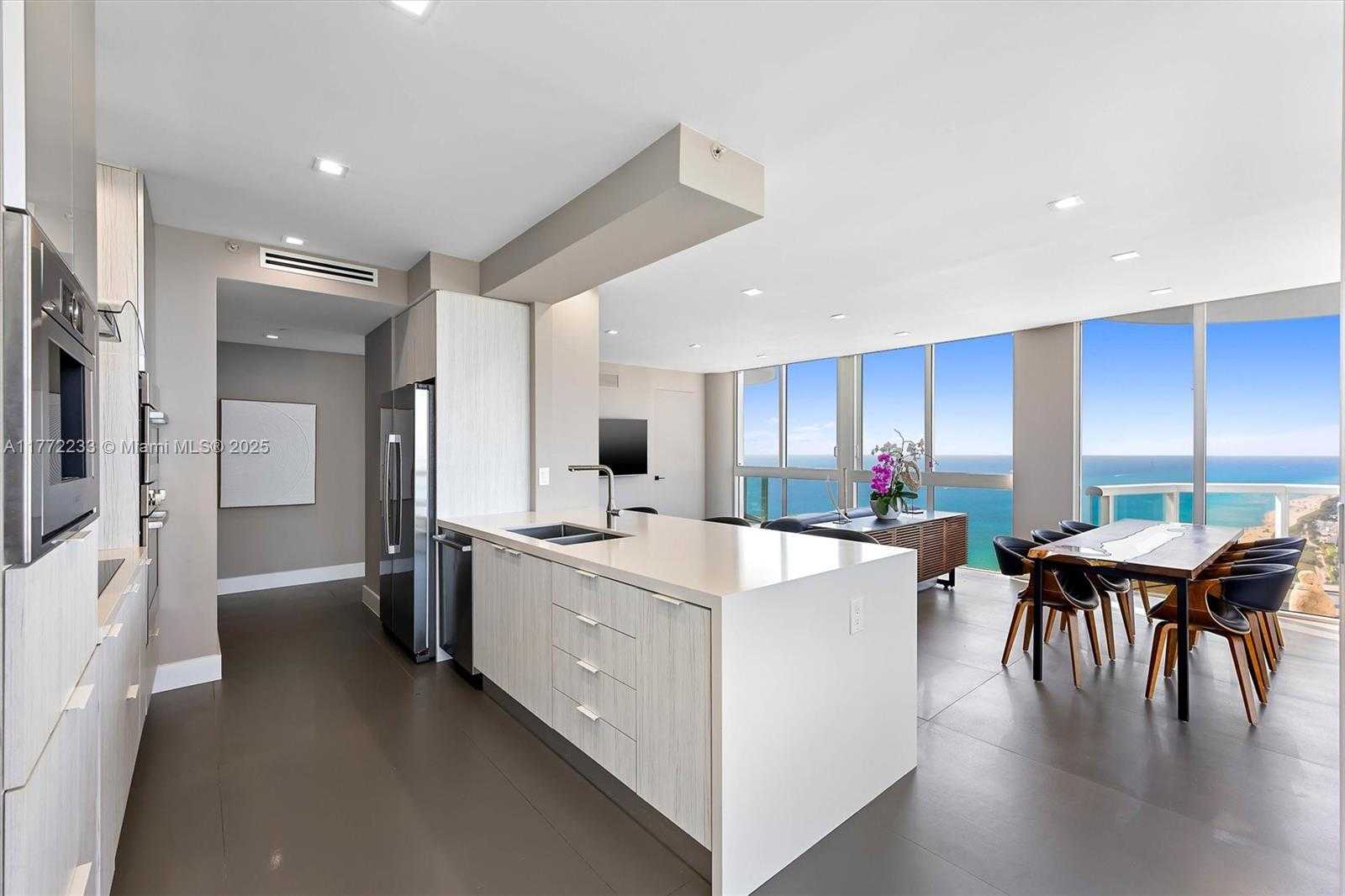 Small Image of 6365 COLLINS AVE #4307, Miami Beach Number 2