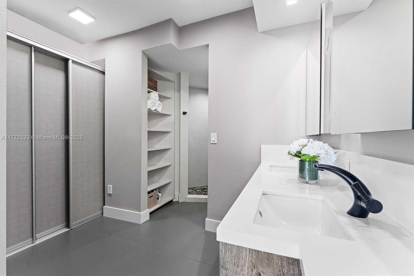 Small Image of 6365 COLLINS AVE #4307, Miami Beach Number 20