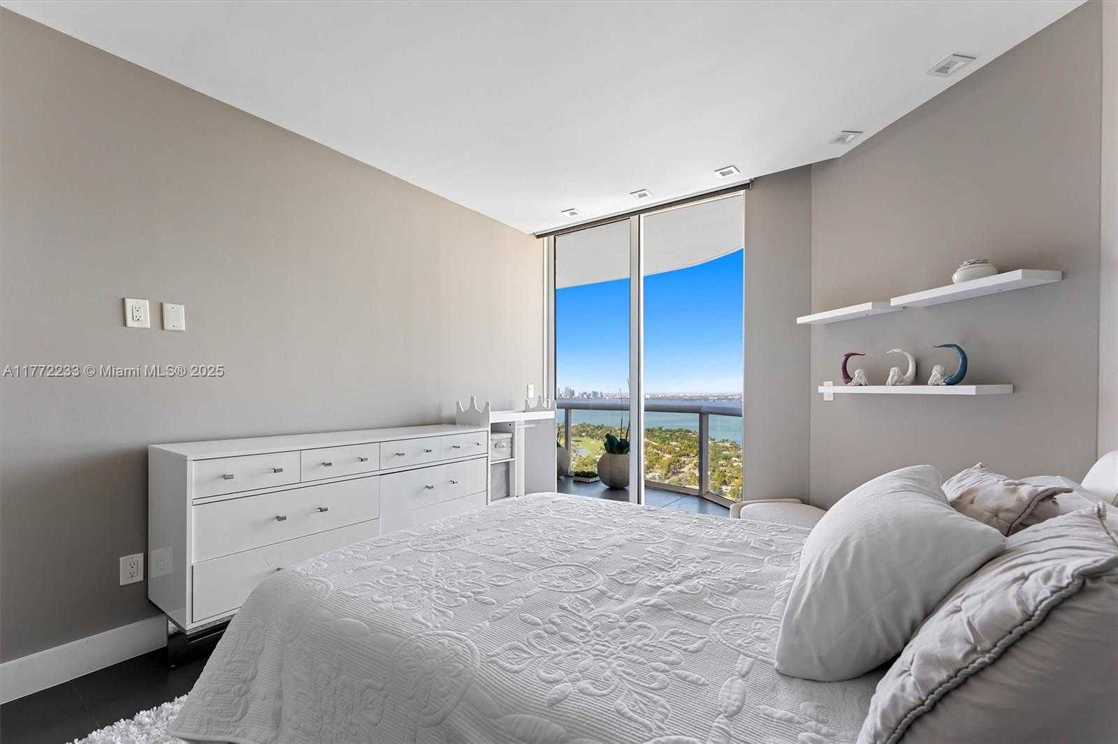 Small Image of 6365 COLLINS AVE #4307, Miami Beach Number 25