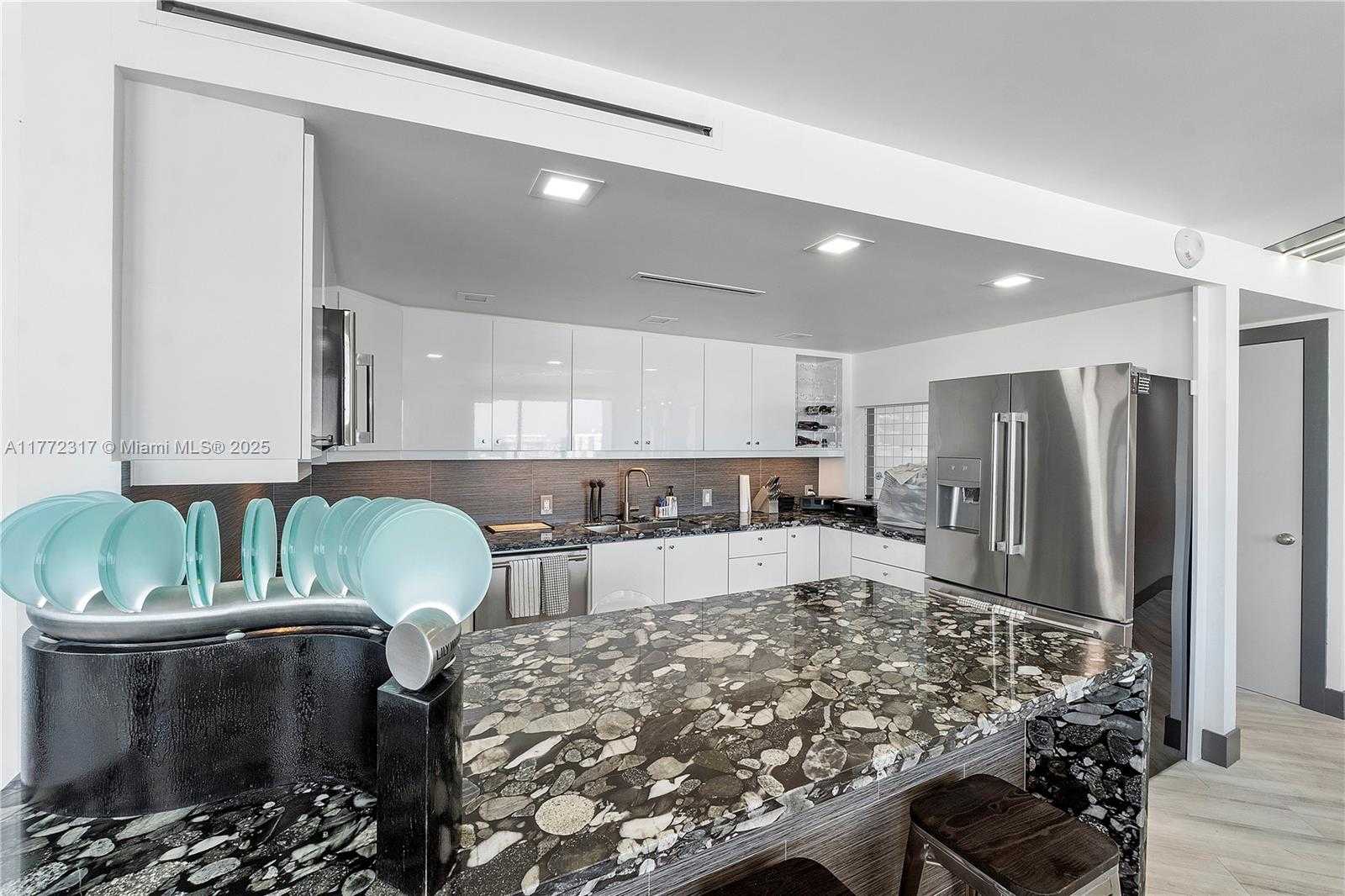 Small Image of 7135 COLLINS AVE #1735, Miami Beach Number 10