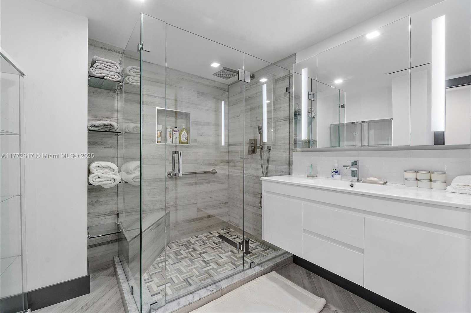 Small Image of 7135 COLLINS AVE #1735, Miami Beach Number 17