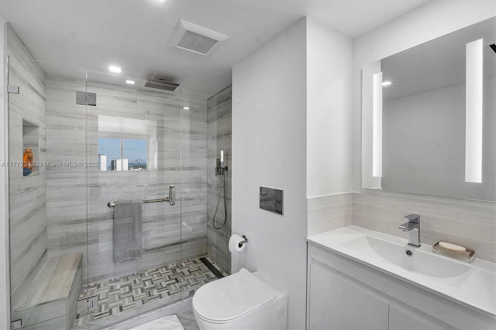 Small Image of 7135 COLLINS AVE #1735, Miami Beach Number 21