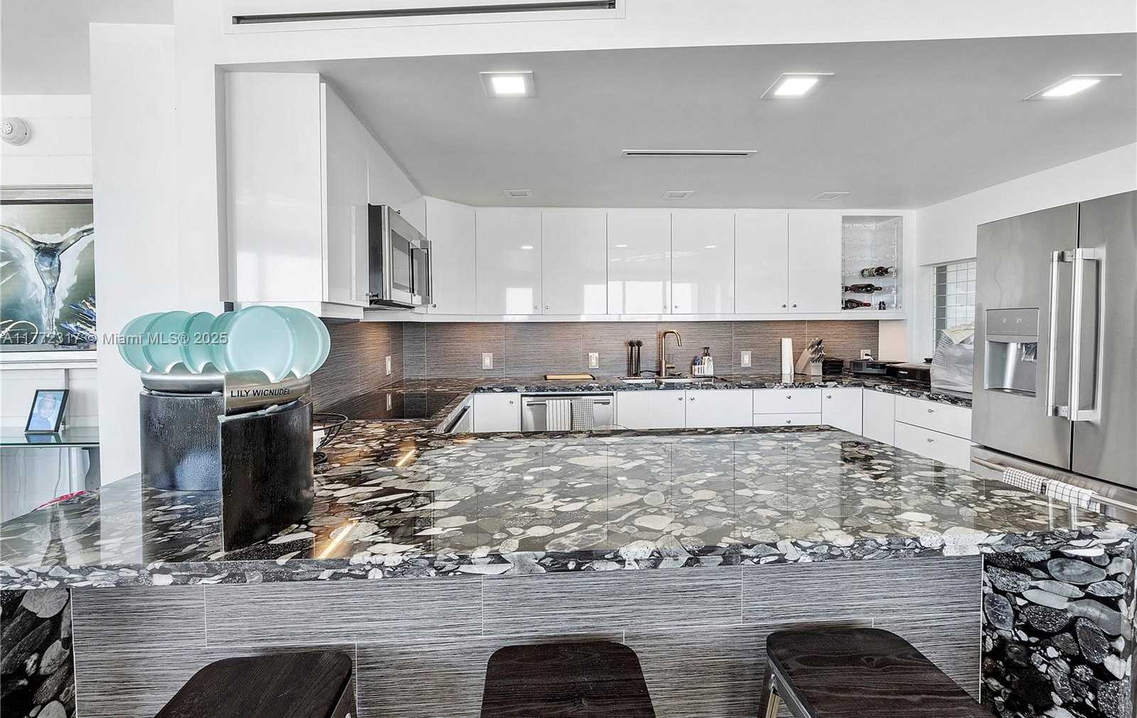 Small Image of 7135 COLLINS AVE #1735, Miami Beach Number 9