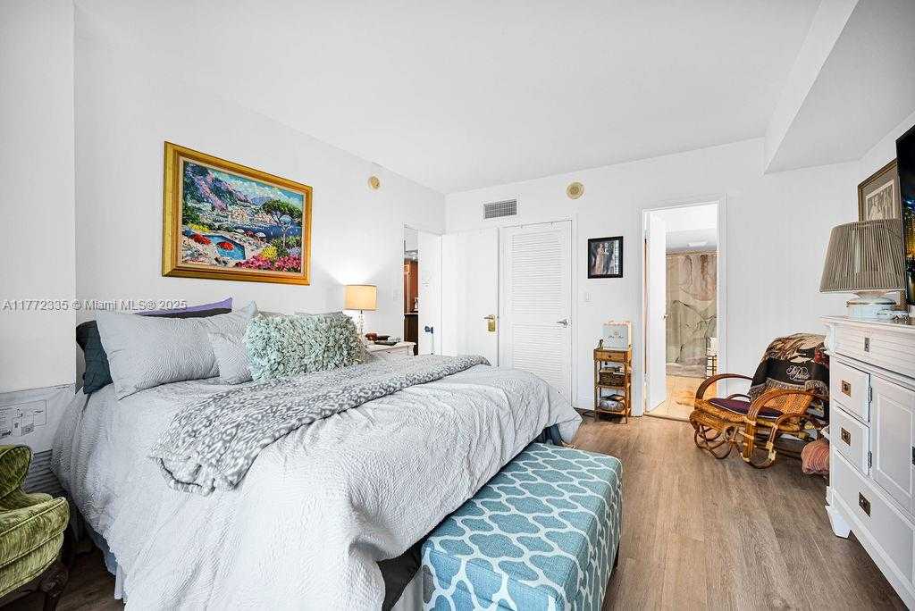 Small Image of 10275 COLLINS AVE #312, Bal Harbour Number 20