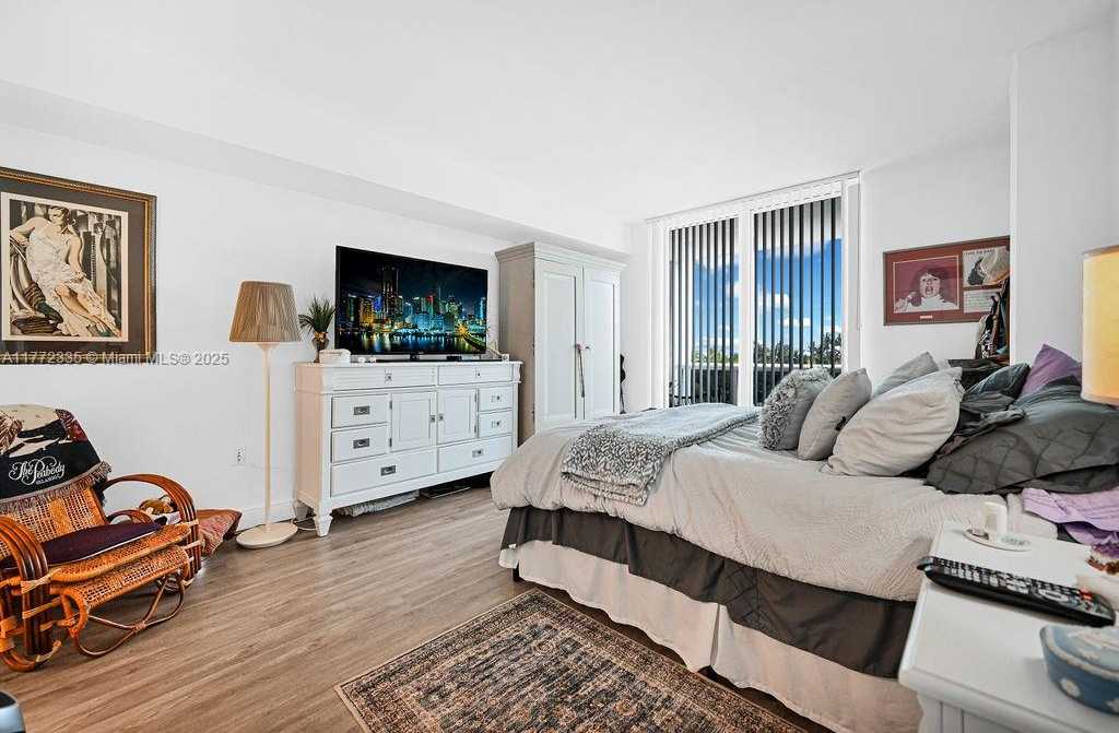 Small Image of 10275 COLLINS AVE #312, Bal Harbour Number 21