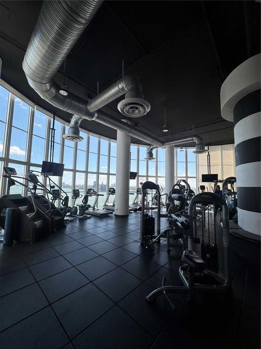 Small Image of 1800 NORTH BAYSHORE DR #1404, Miami Number 16