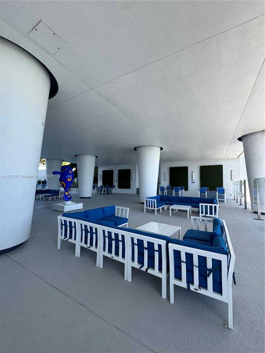 Small Image of 1800 NORTH BAYSHORE DR #1404, Miami Number 17