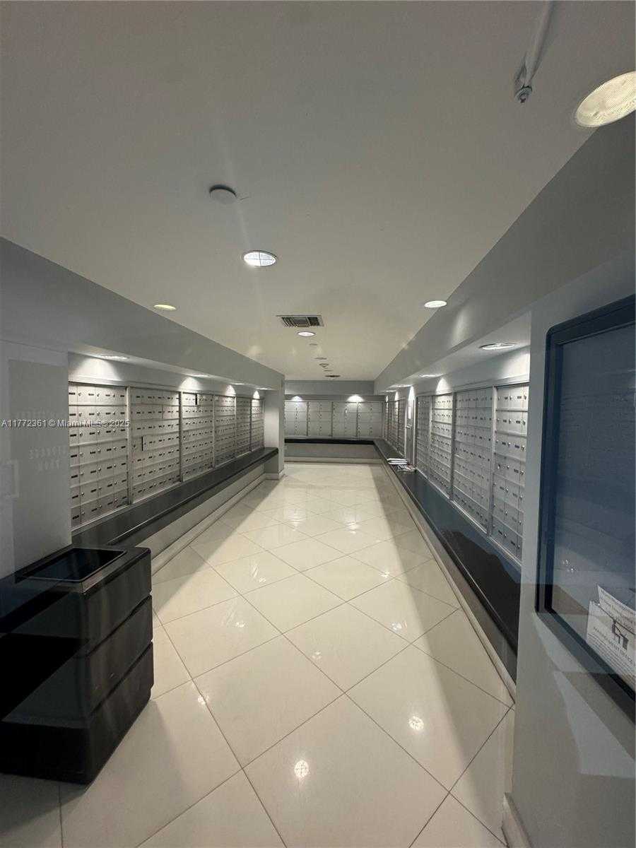 Small Image of 1800 NORTH BAYSHORE DR #1404, Miami Number 20