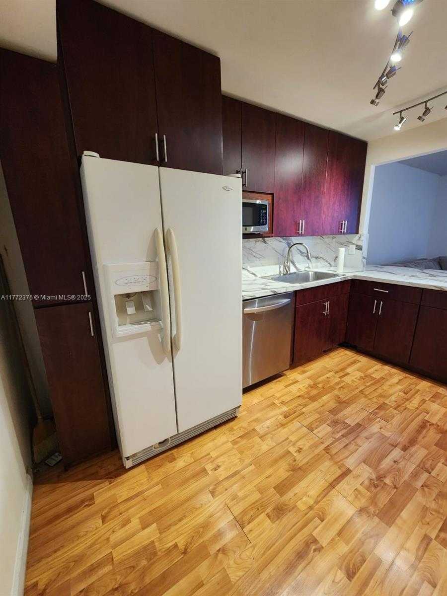 Small Image of 1351 Miami Gardens Dr, Miami Gardens, FL 33169, USA Number 2