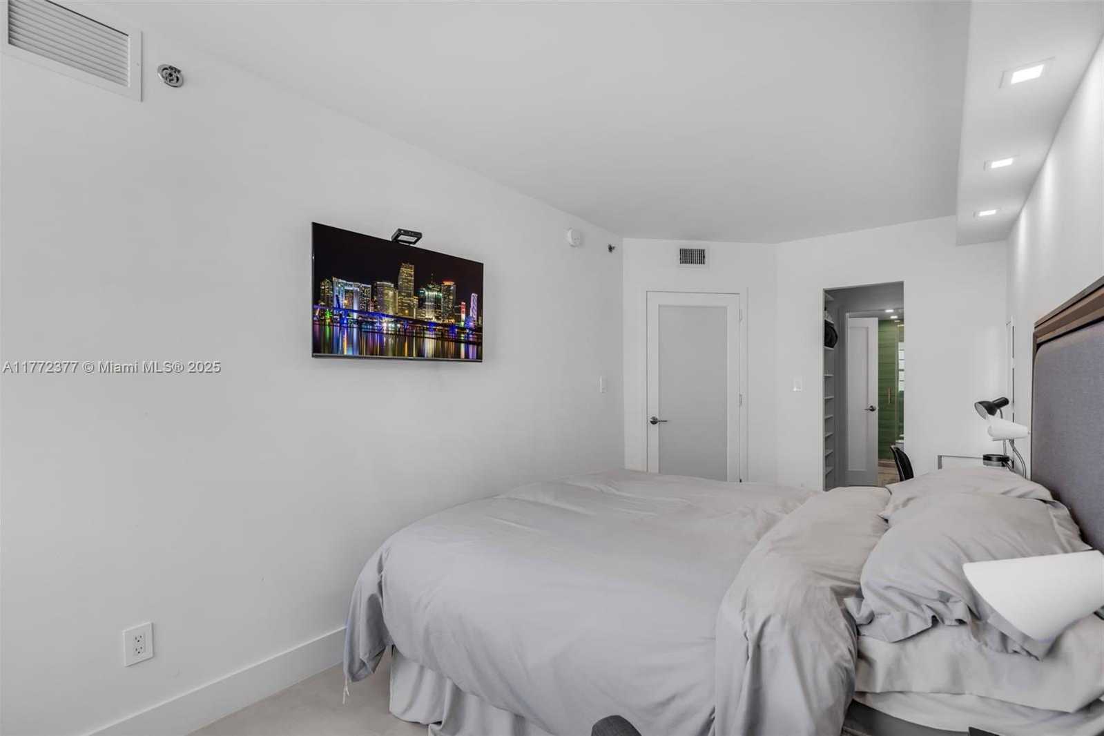 Small Image of 100 LINCOLN RD #539, Miami Beach Number 12