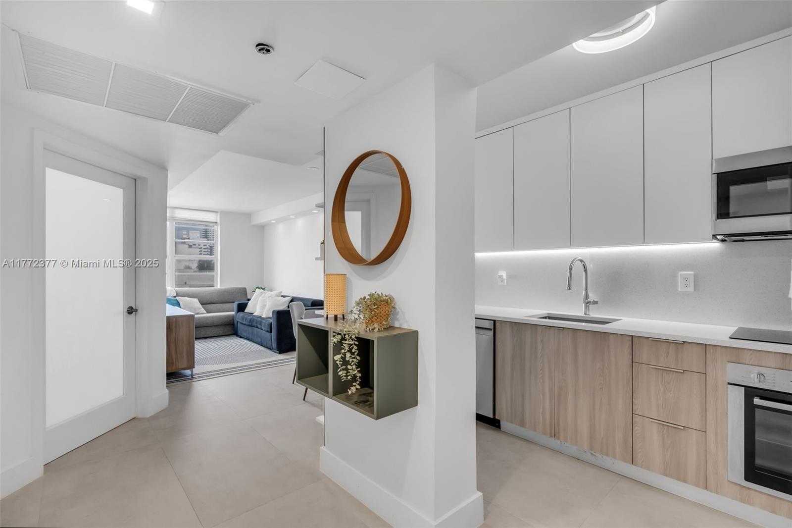 Small Image of 100 LINCOLN RD #539, Miami Beach Number 2